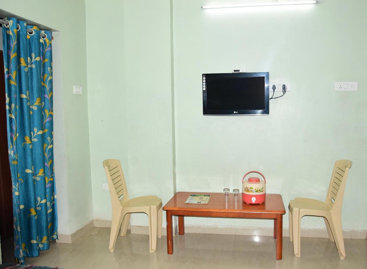 Hotel Delta Executive Shirdi Exterior foto
